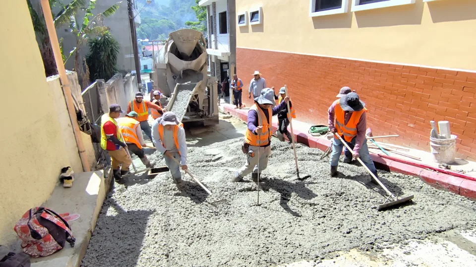 Avance de obra — Agencia Banrural hacia Agencia Coopachol